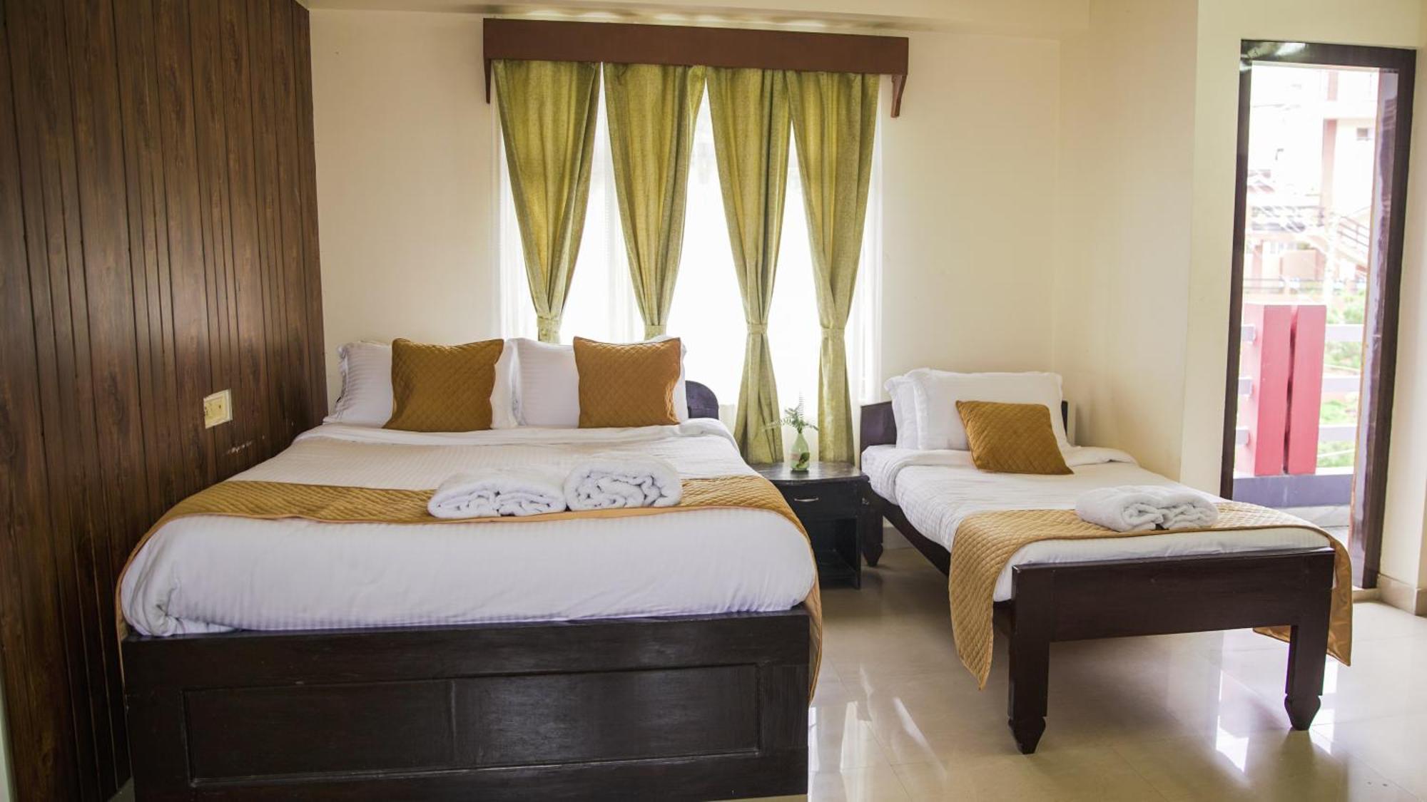 Pangsapuri 350 m² dengan 10 bilik tidur dan 10 bilik mandi peribadi di Laitumkhrah Shillong Luaran gambar