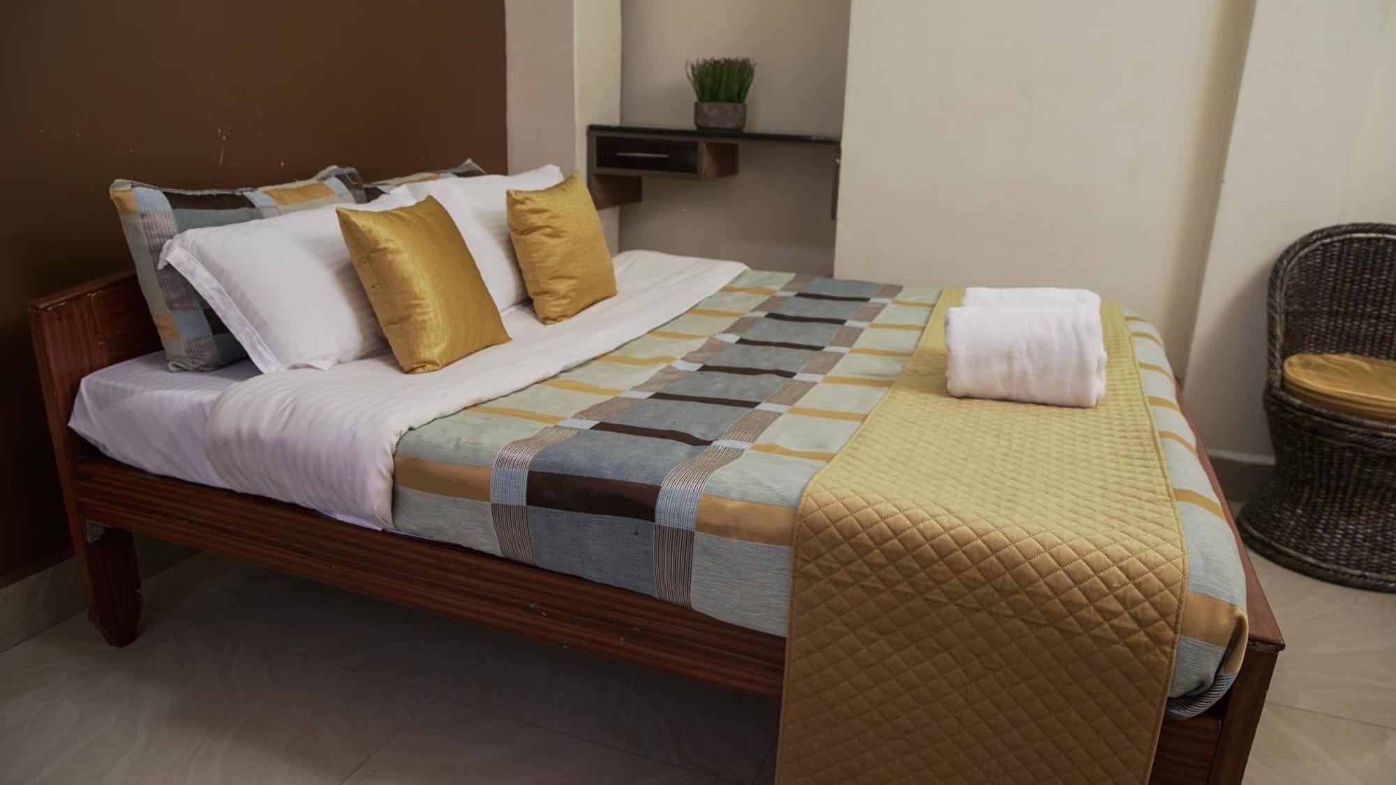 Pangsapuri 350 m² dengan 10 bilik tidur dan 10 bilik mandi peribadi di Laitumkhrah Shillong Luaran gambar