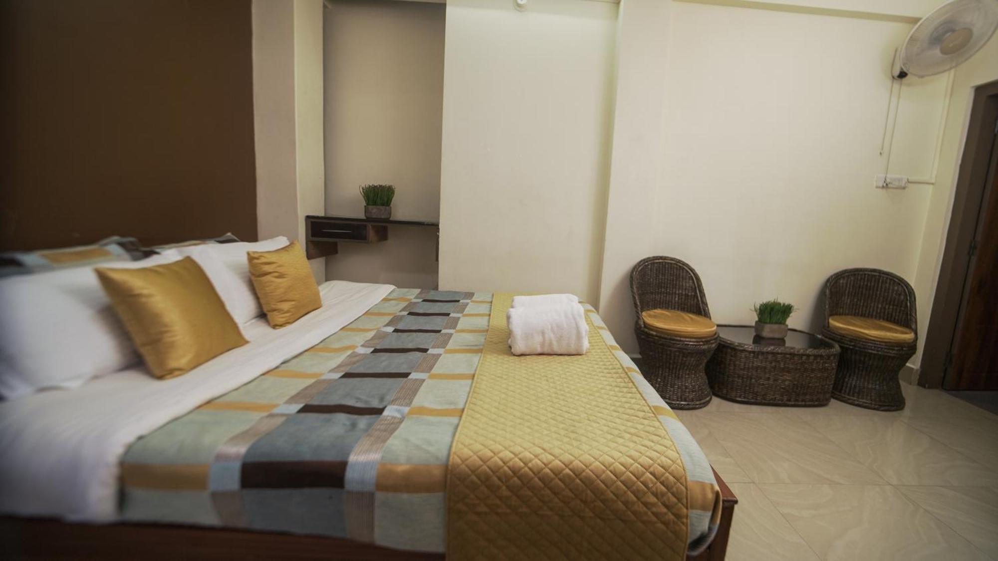 Pangsapuri 350 m² dengan 10 bilik tidur dan 10 bilik mandi peribadi di Laitumkhrah Shillong Luaran gambar