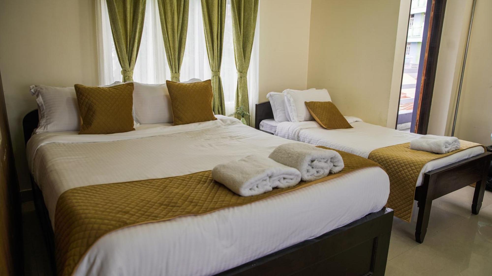 Pangsapuri 350 m² dengan 10 bilik tidur dan 10 bilik mandi peribadi di Laitumkhrah Shillong Luaran gambar