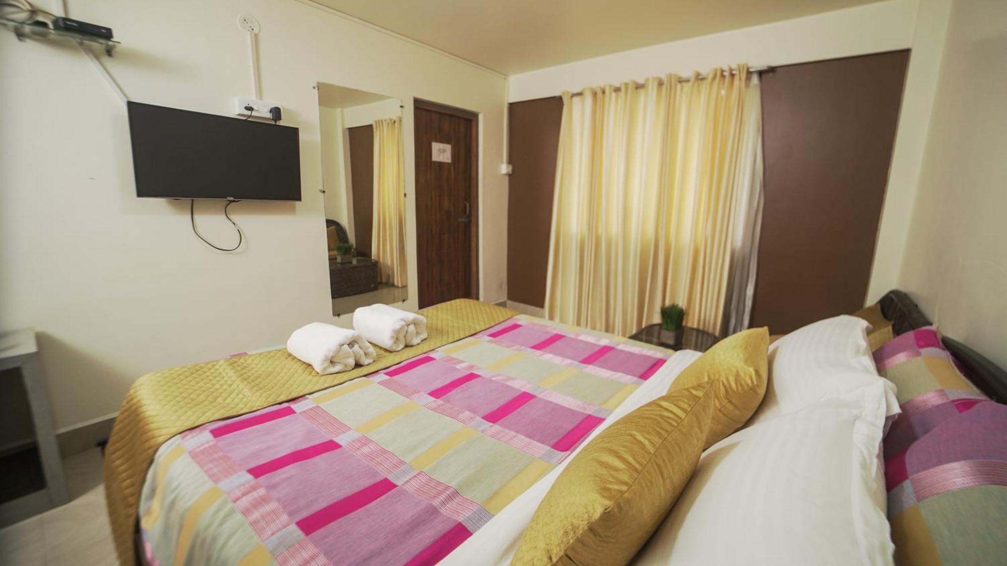 Pangsapuri 350 m² dengan 10 bilik tidur dan 10 bilik mandi peribadi di Laitumkhrah Shillong Luaran gambar