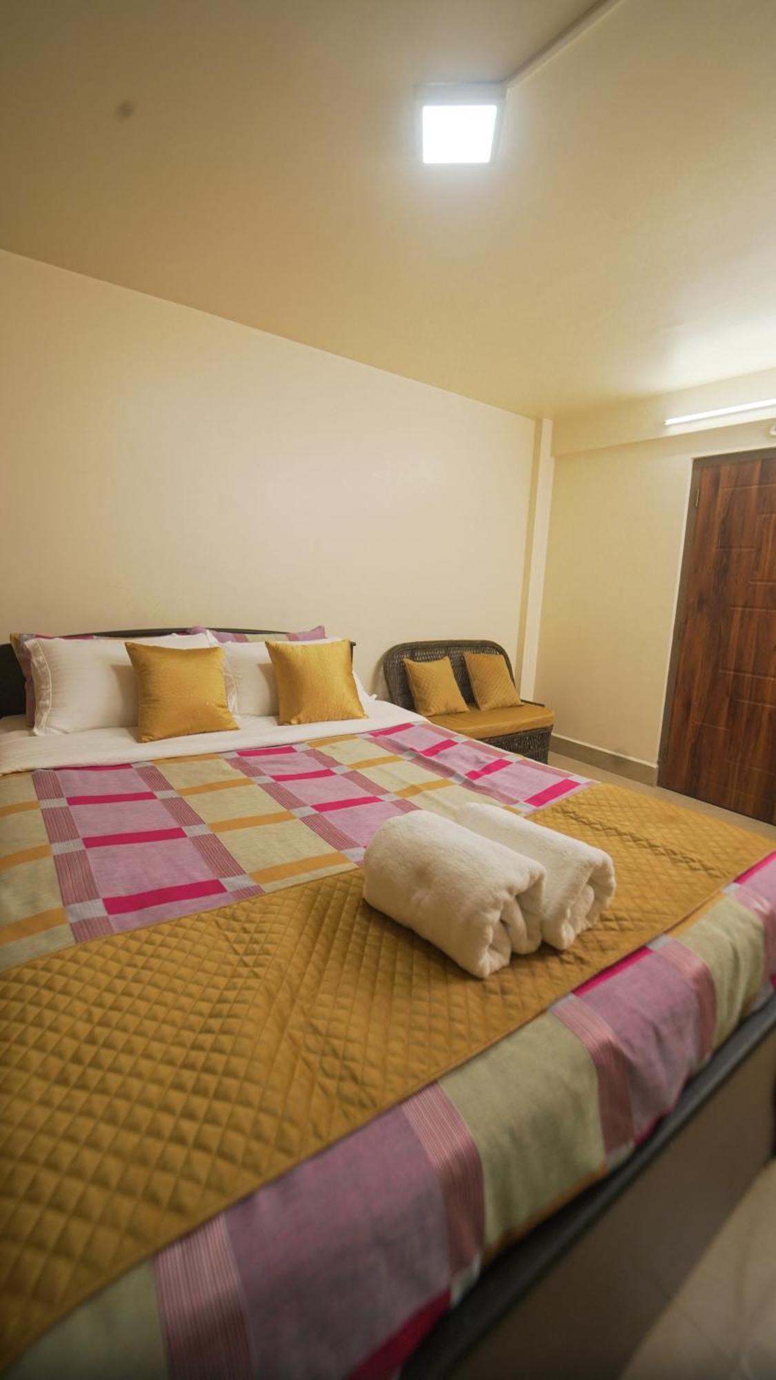 Pangsapuri 350 m² dengan 10 bilik tidur dan 10 bilik mandi peribadi di Laitumkhrah Shillong Luaran gambar