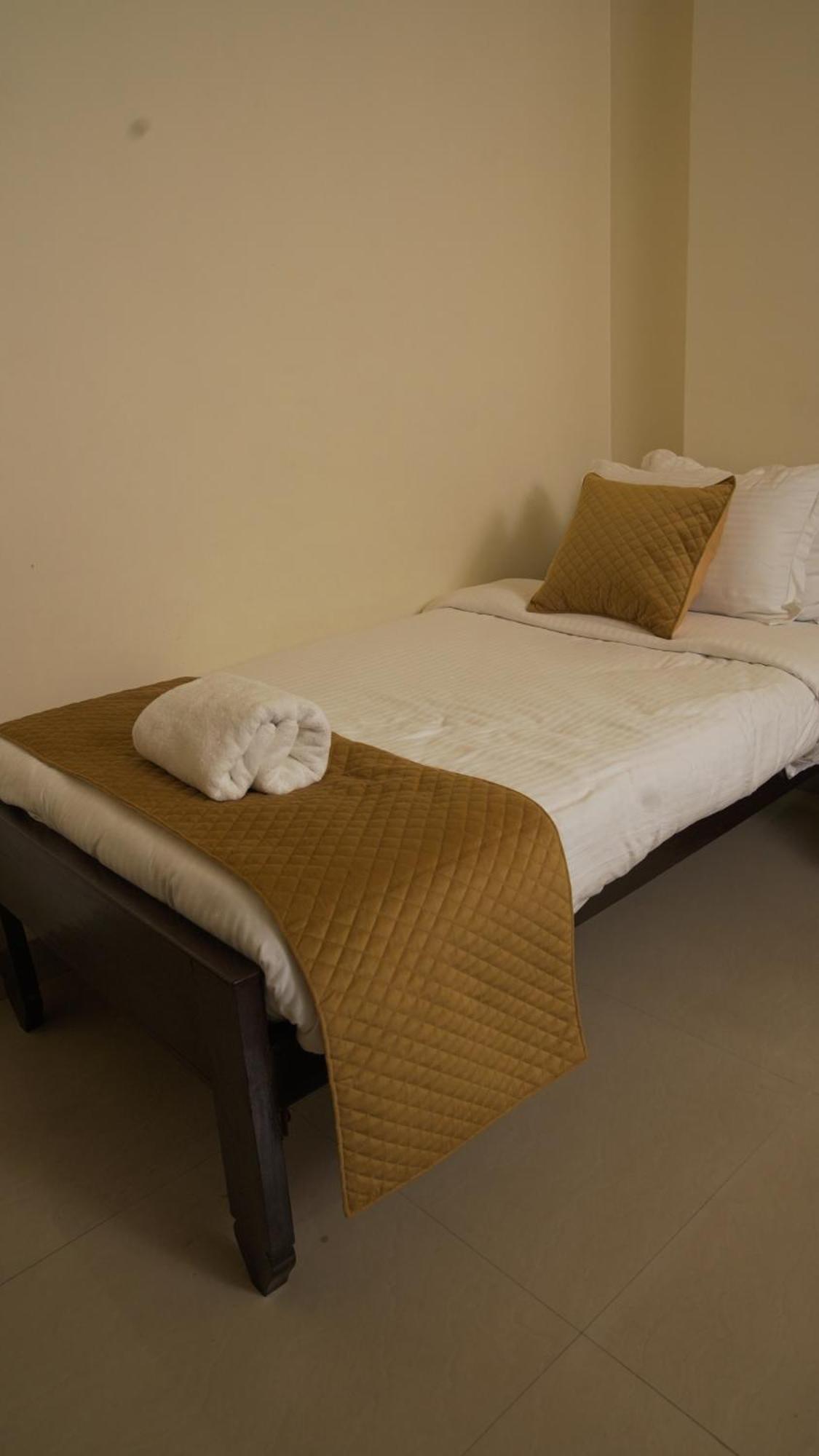 Pangsapuri 350 m² dengan 10 bilik tidur dan 10 bilik mandi peribadi di Laitumkhrah Shillong Luaran gambar