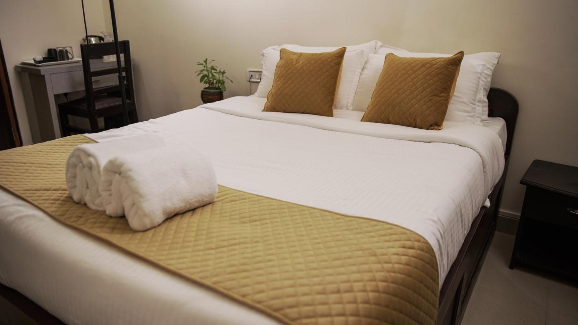 Pangsapuri 350 m² dengan 10 bilik tidur dan 10 bilik mandi peribadi di Laitumkhrah Shillong Luaran gambar