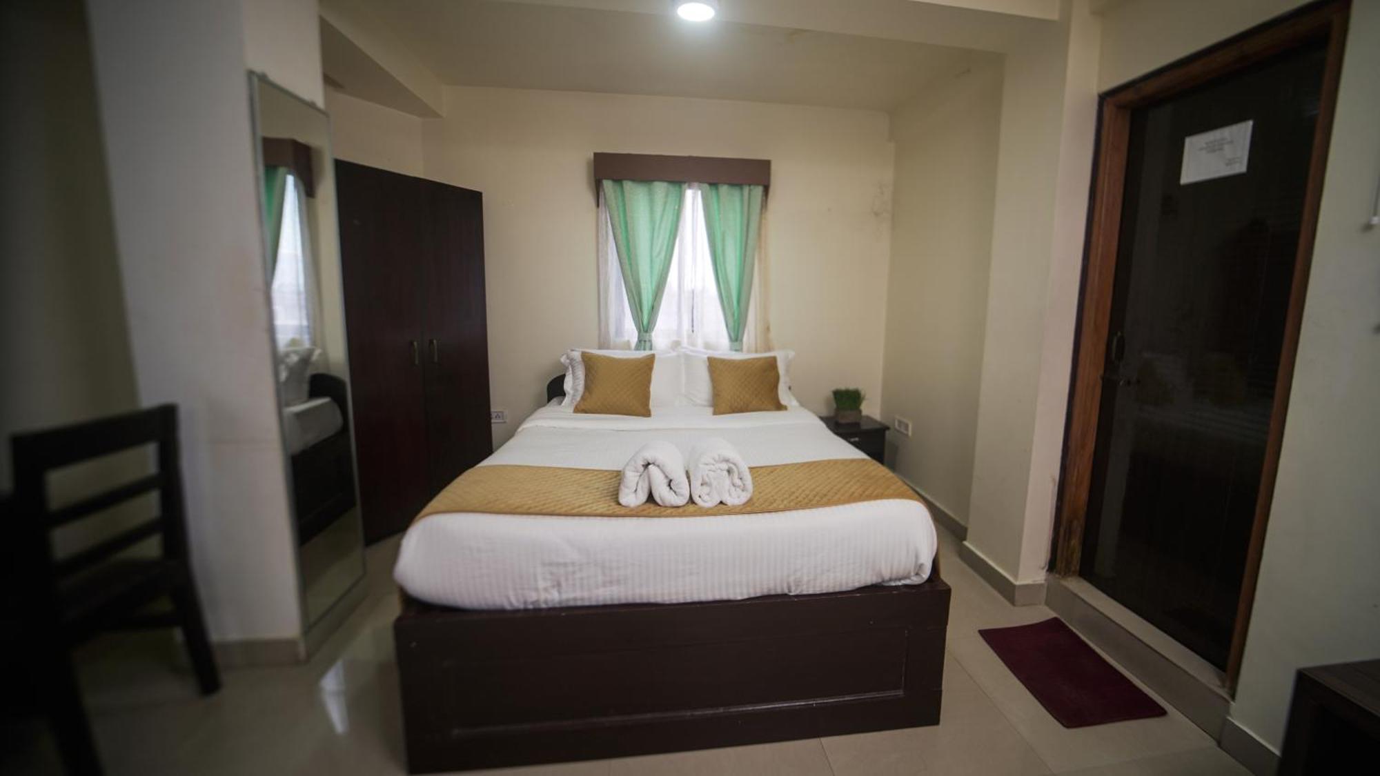 Pangsapuri 350 m² dengan 10 bilik tidur dan 10 bilik mandi peribadi di Laitumkhrah Shillong Luaran gambar