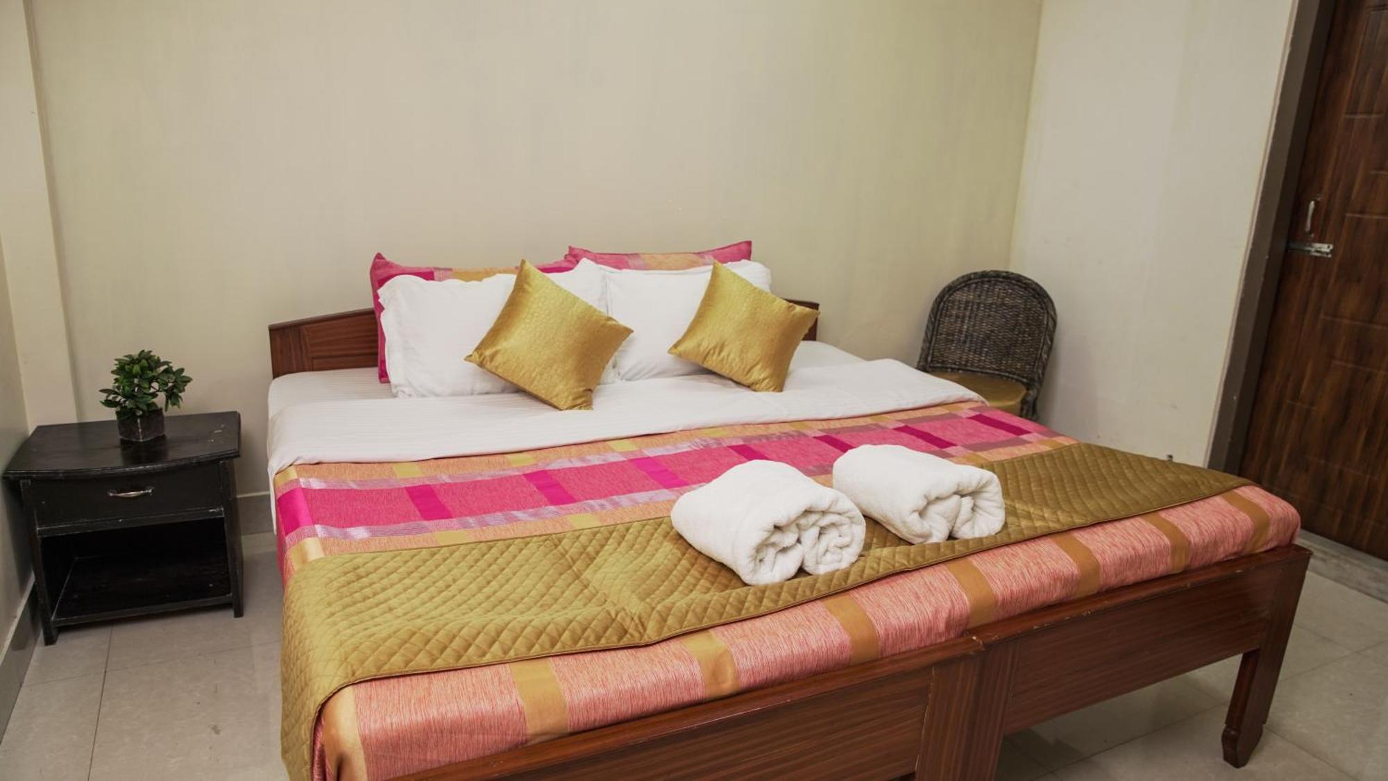 Pangsapuri 350 m² dengan 10 bilik tidur dan 10 bilik mandi peribadi di Laitumkhrah Shillong Luaran gambar